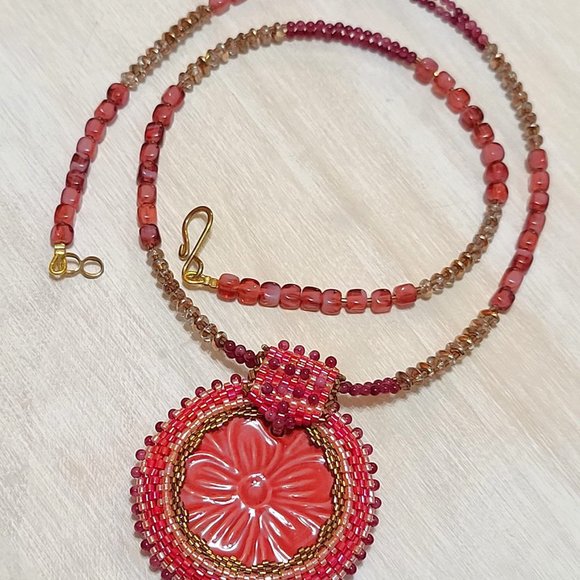 Handcrafted Gemstone necklace, cherry quartz with center ceramic medalion - Picture 8 of 8